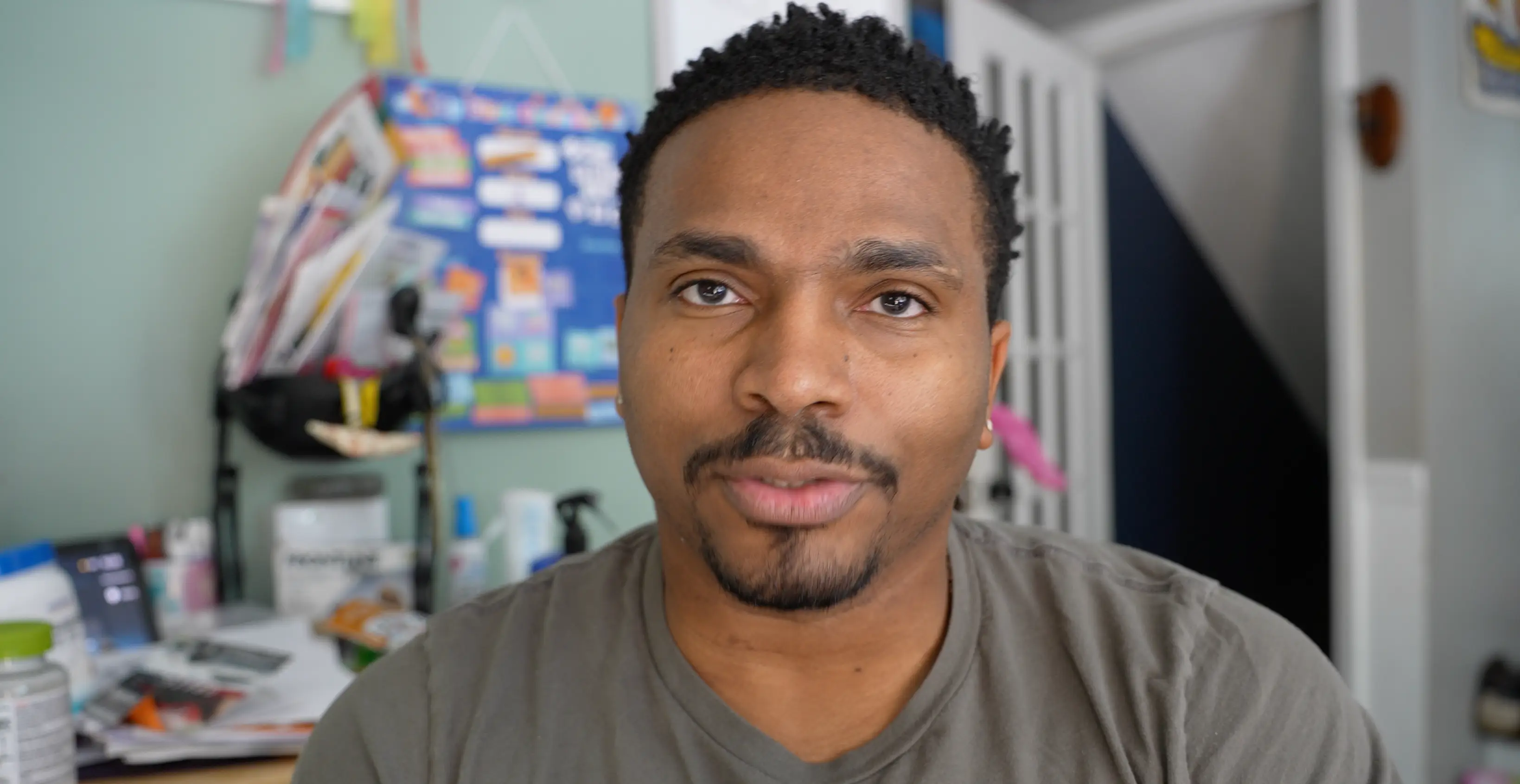 Lee Hammock has amassed a huge following speaking about his NPD (LADbible)