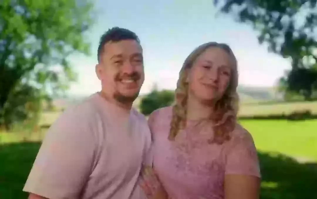 Tom and Lauren experimented with partner swapping in the house (Channel 4)