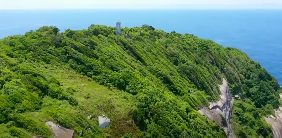 No one actually lives on Snake Island (60 Minutes)
