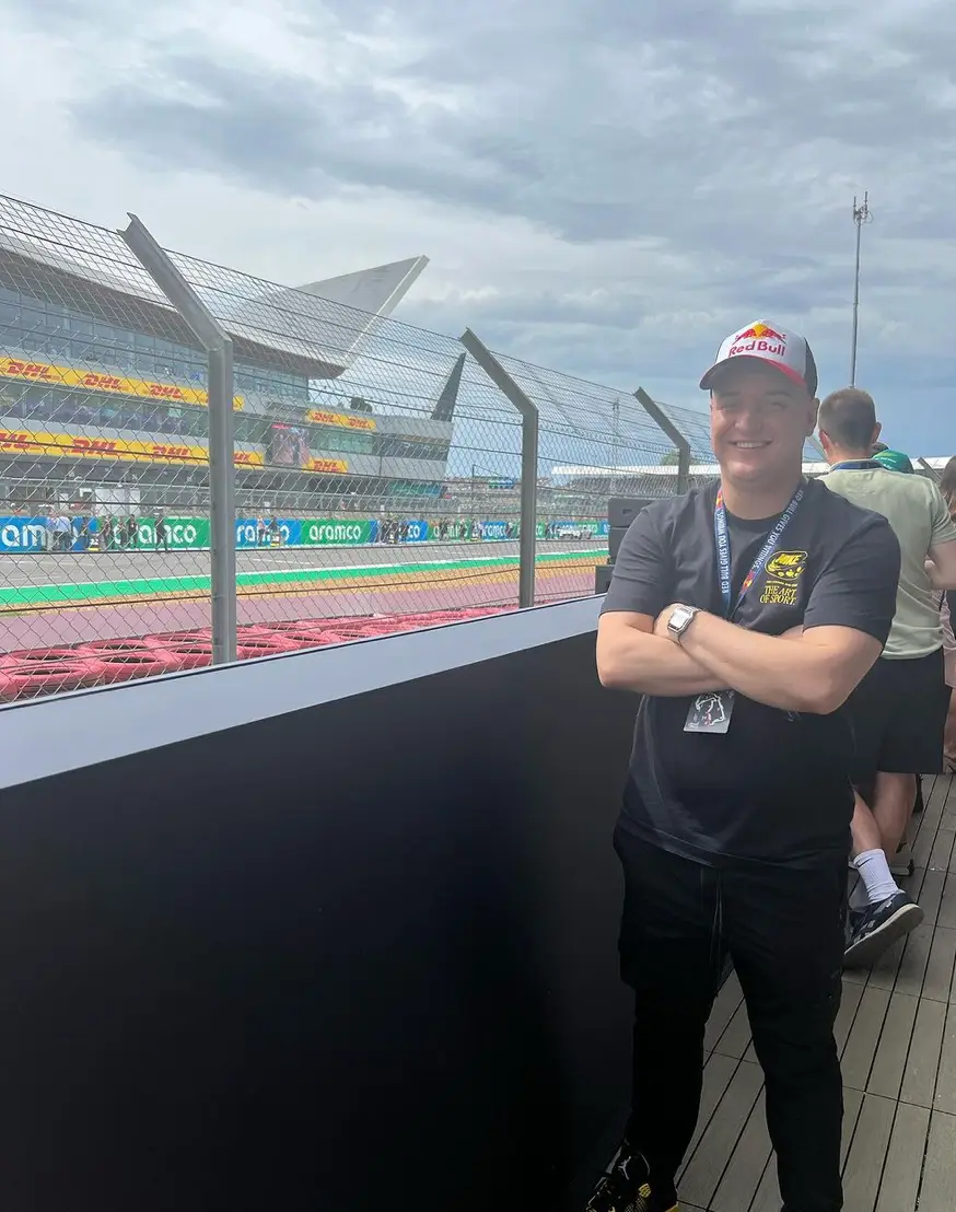 The dad-of-one has travelled the world thanks to his E-Sports career.