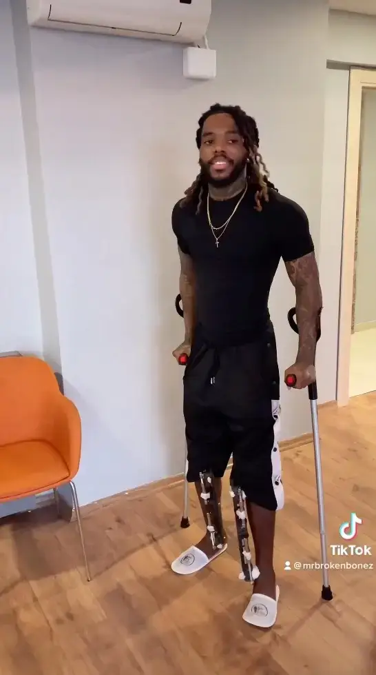 He went from 5'5" to 6'0" (Instagram/@mrbrokenbonez)