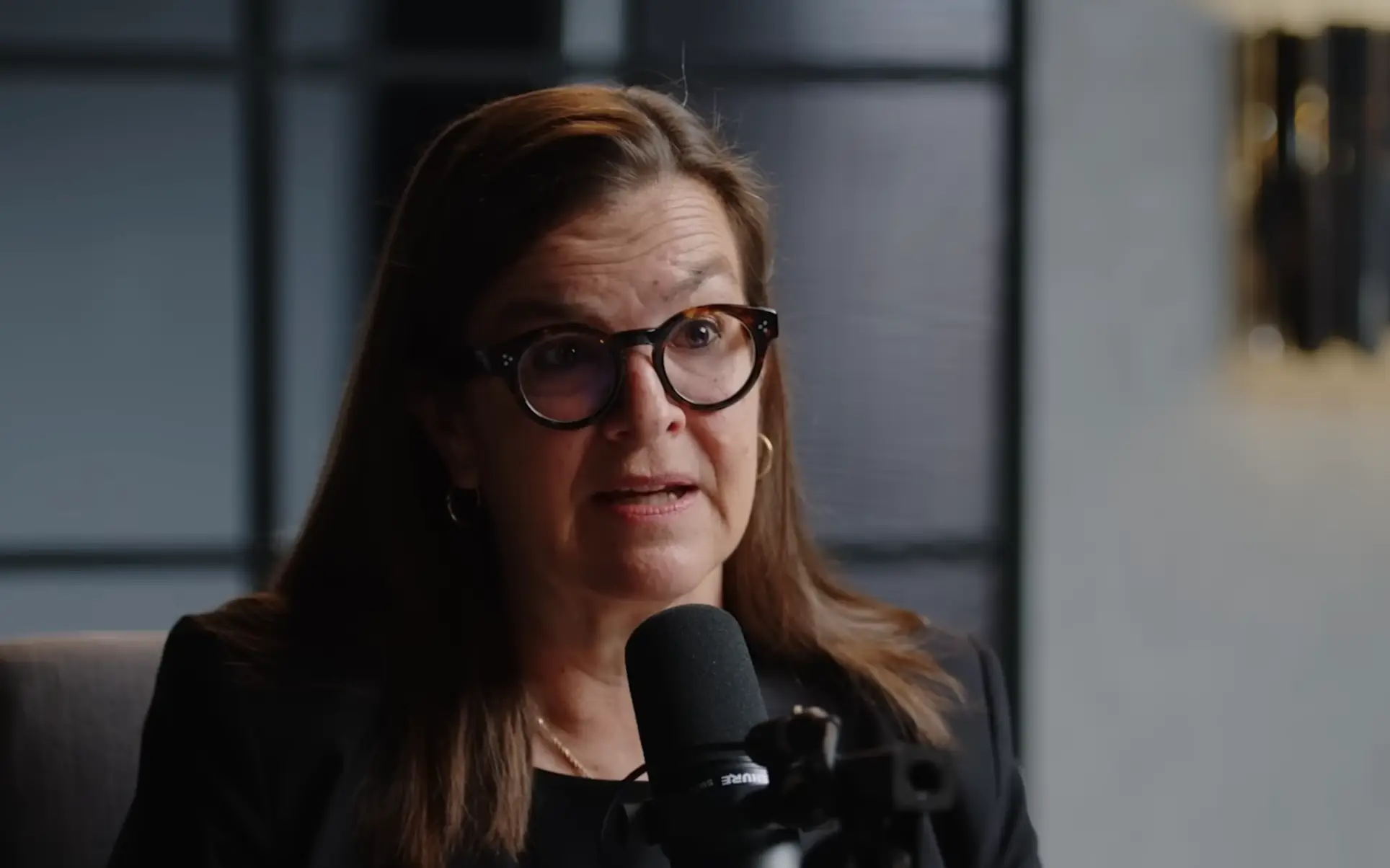 Annie Jacobsen theorises that it could take just over an hour for the world to be at war following a nuclear strike (DiaryofaCEO/YouTube)