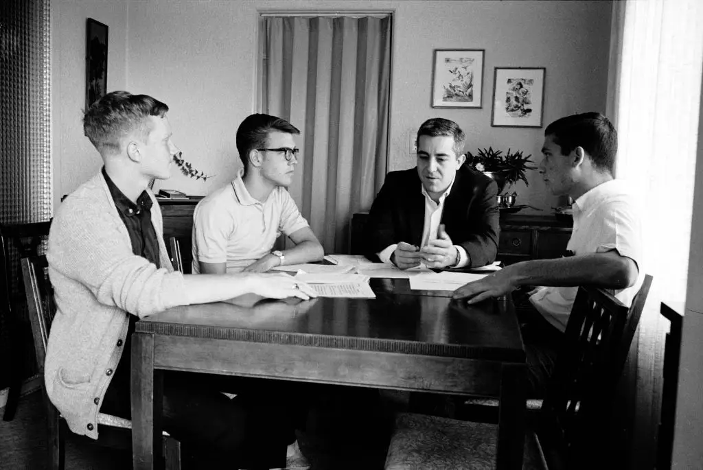 Dr. William Dement talks with American students Bruce McAllister, Randy Gardner, and Joe Marciano Jr (Don Cravens/Getty Images)