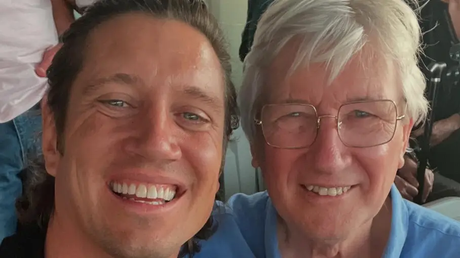 instagram/vernon kay