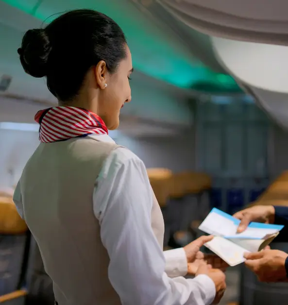 How much do flight attendants get paid? (Eyesfoto/Getty Images)