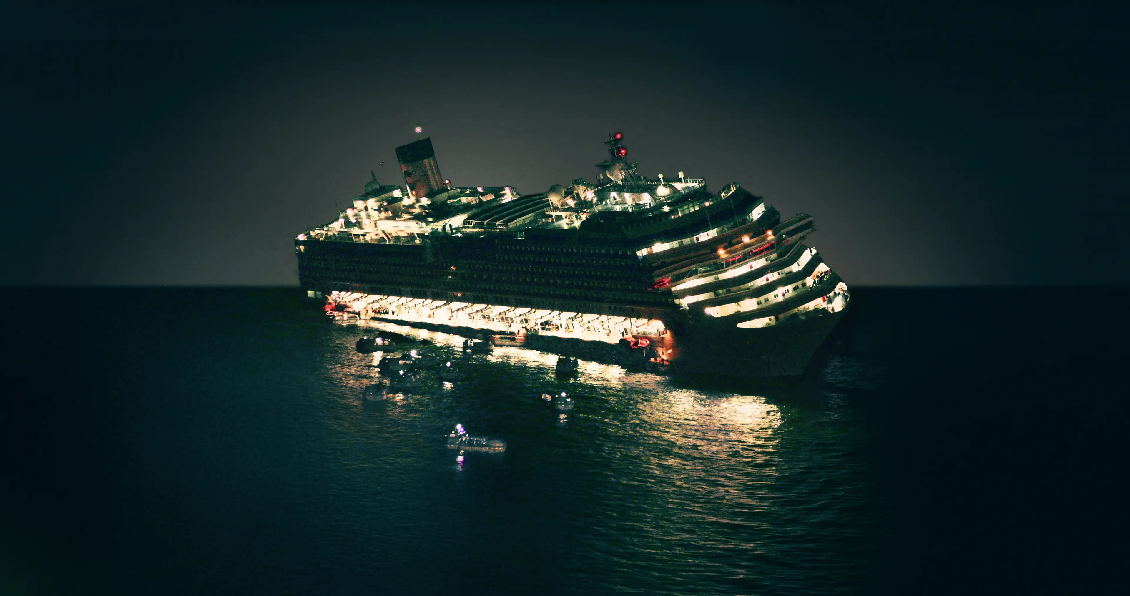 At first, passengers were told there was a blackout. (Netflix)