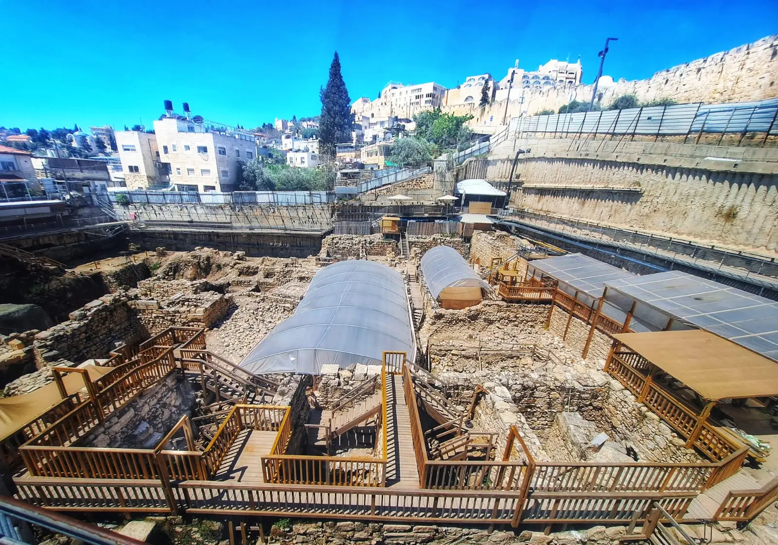A moat has been discovered in the City of David. (Facebook/Israel Antiquities Authority/Eliyahu Yanai, Eric Marmur and Meir Ganon, City of David)