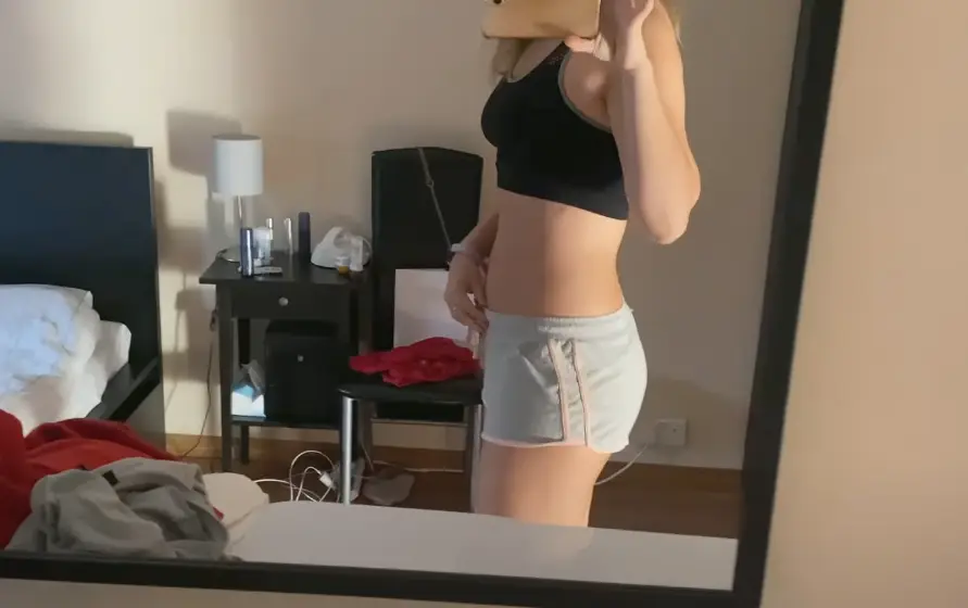 Alla Driksne at the start of her fast (YouTube/AllasYummyFood)