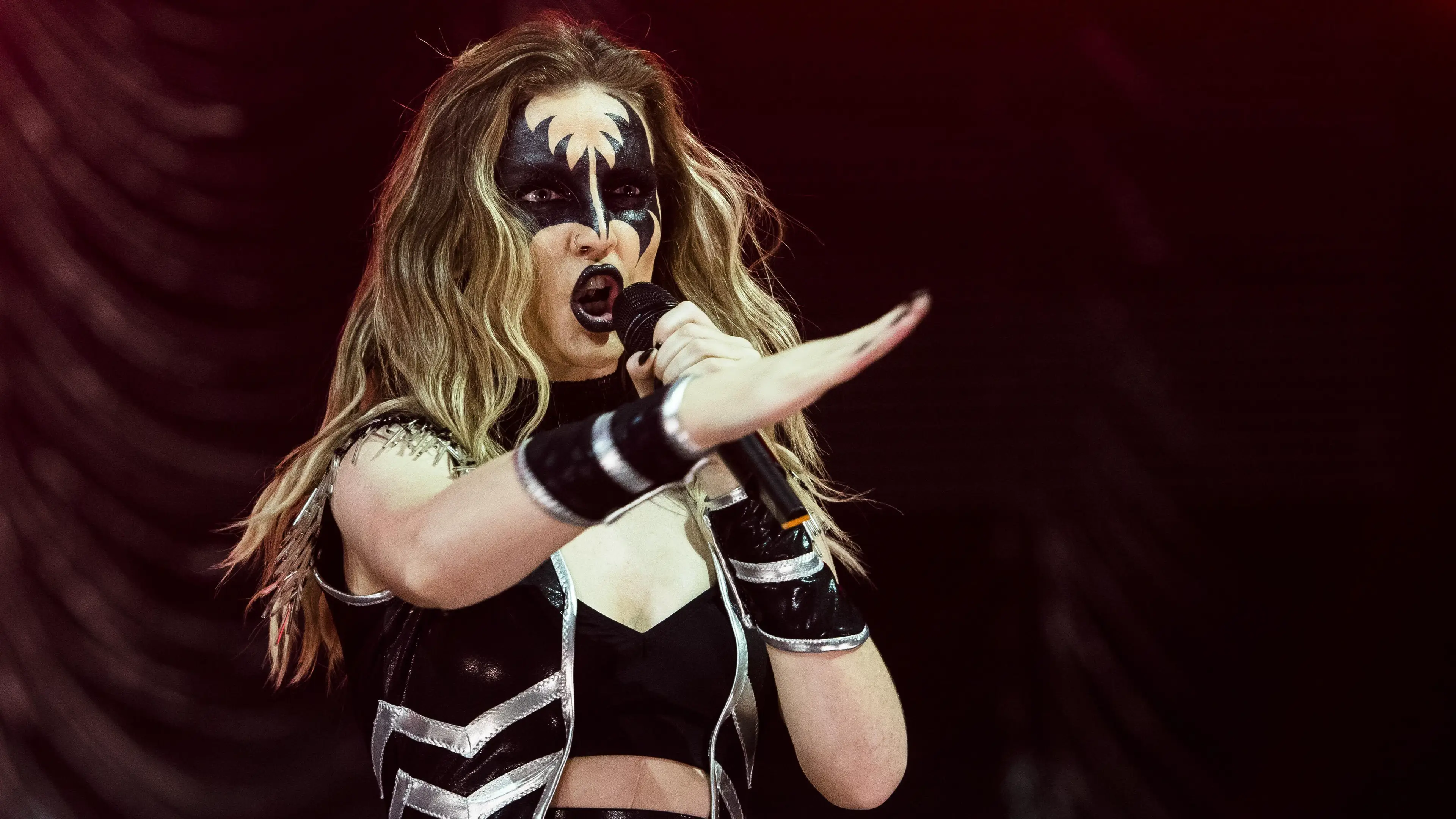 What is Perrie Edwards’ Net Worth 2022?