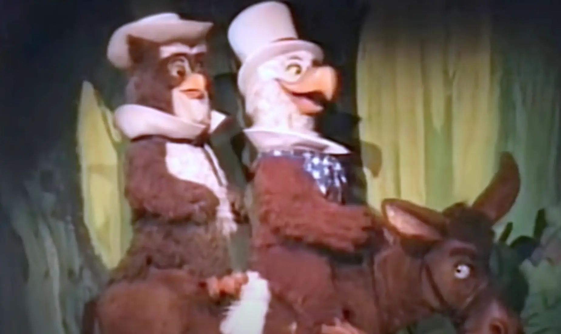 The rotating theatre featured animatronic animals which sang songs from various periods of US history before it was closed down. (YouTube)