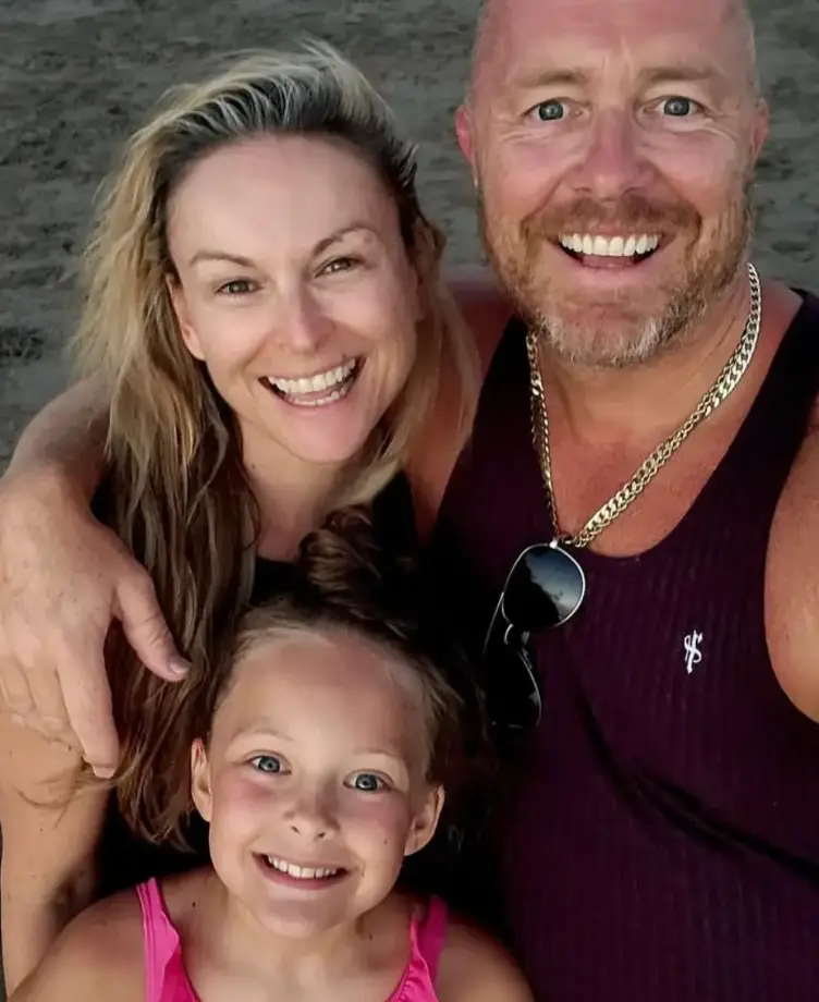 Schilling with her husband Gareth and their daughter Maddie (Instagram/@mel_schilling1)