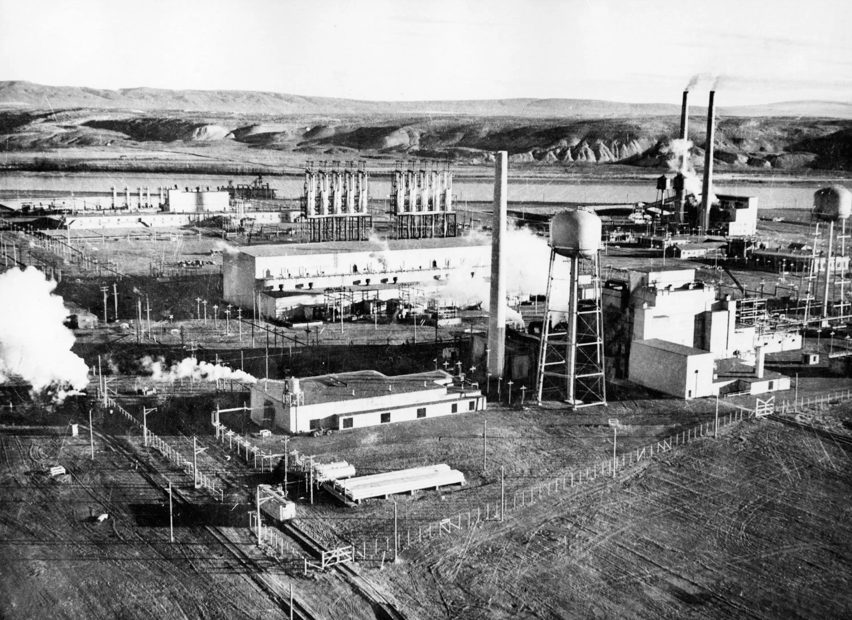 The Hanford Site in it's heyday (Hulton-Deutsch/Hulton-Deutsch Collection/Corbis via Getty Images)
