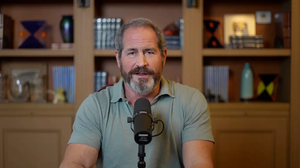 Cardiovascular surgeon Dr Jeremy London has opened up about what he experienced before having a heart attack (YouTube/Jeremy London, MD)