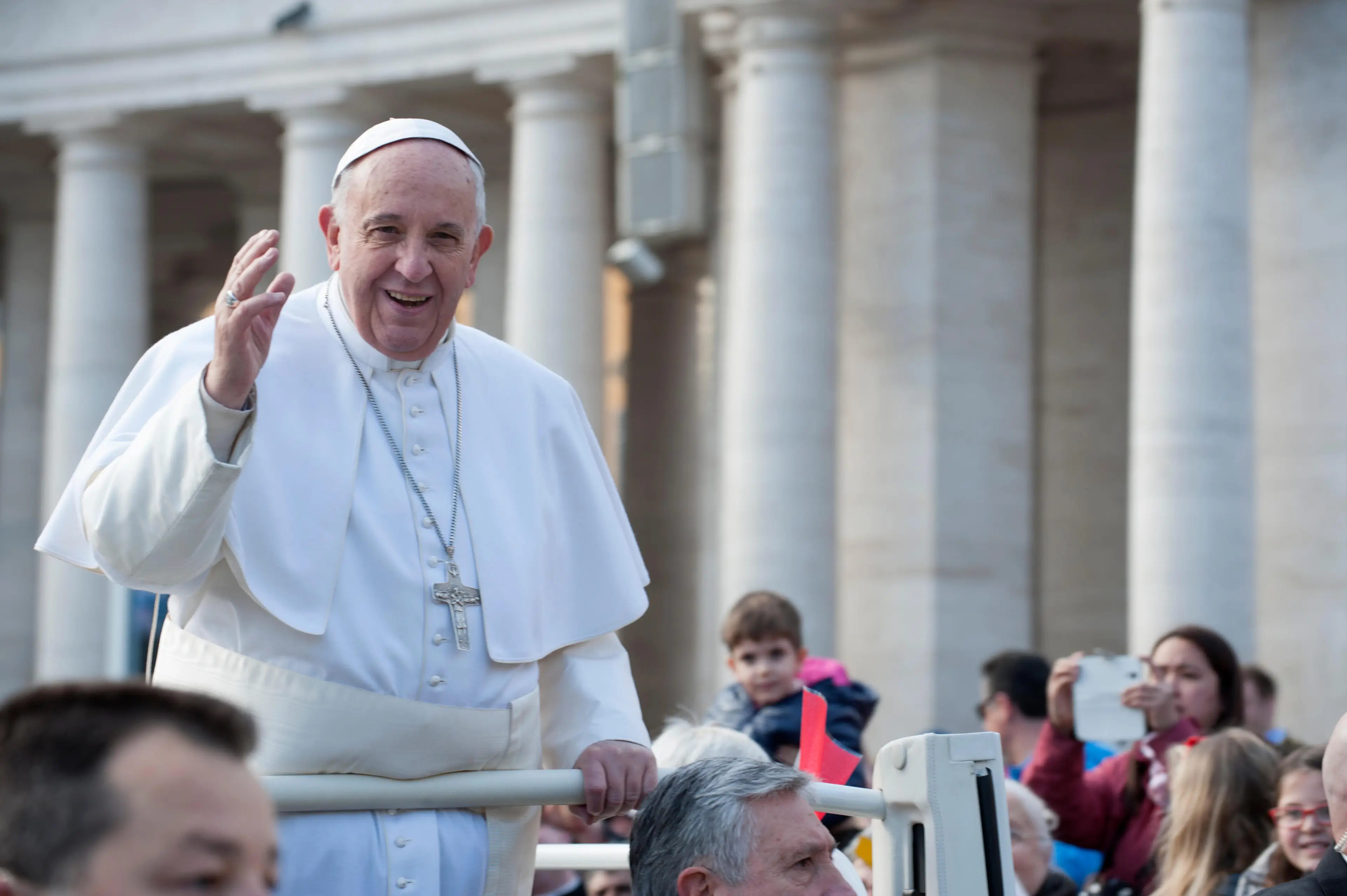 The Pope wouldn't wear that puffer jacket, but it looked lifelike enough to convince most people who saw it for a while and that's a major problem.