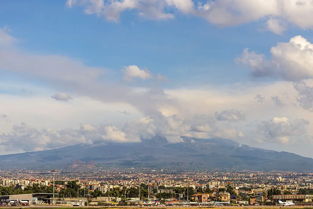 Smoke caused travel disruption (Salvatore Allegra/Anadolu via Getty Images)