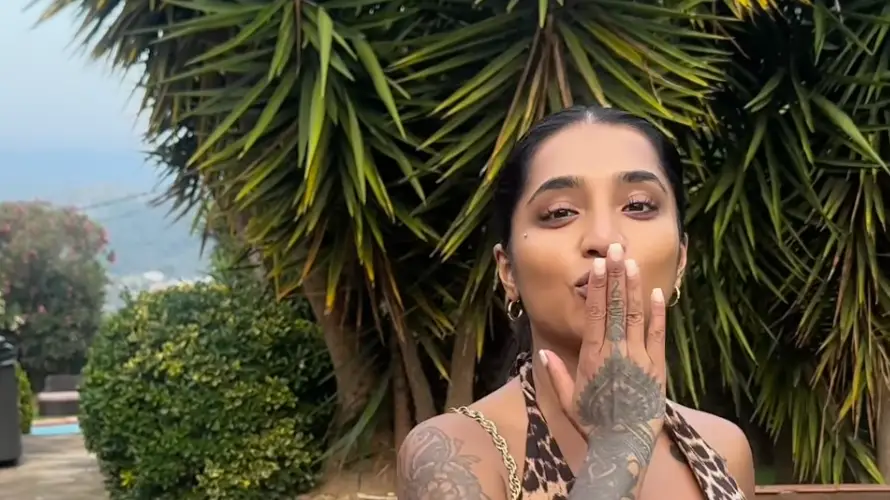 Instagram/Yasmin Khan