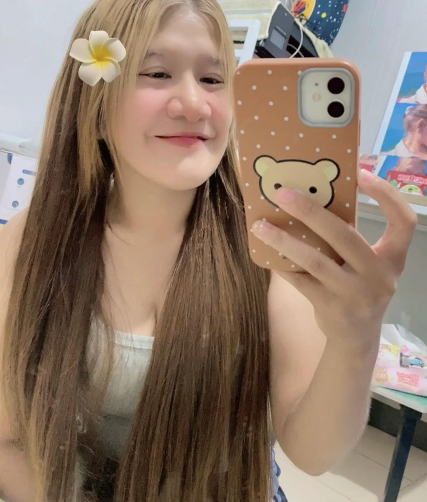 Supatra looks unrecognisable after ridding her face of the excess hair (Facebook/Supatra Sasuphan)