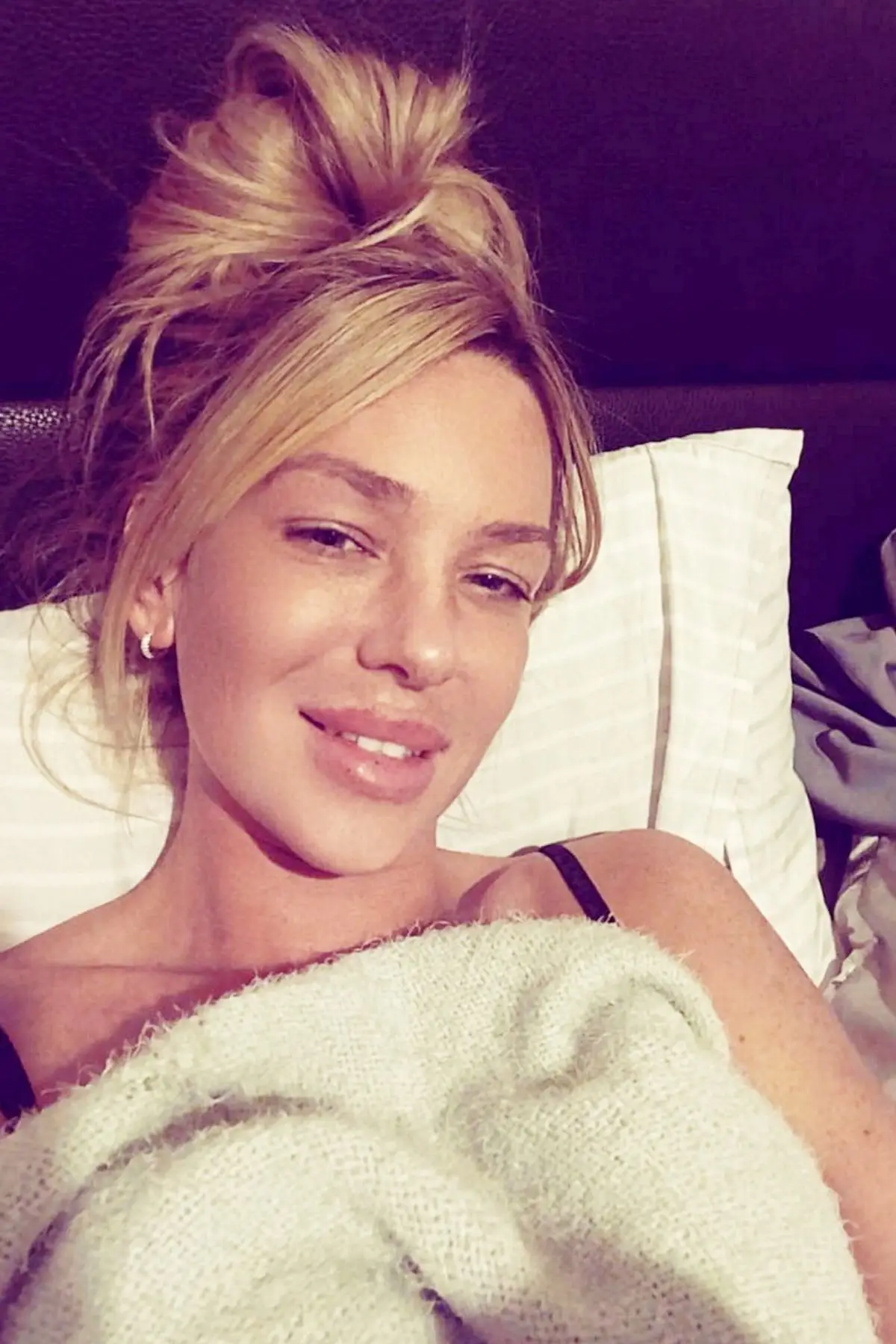 Chelsea Davies went to the hospital 10 times before she was diagnosed with stage three ovarian cancer (SWNS)