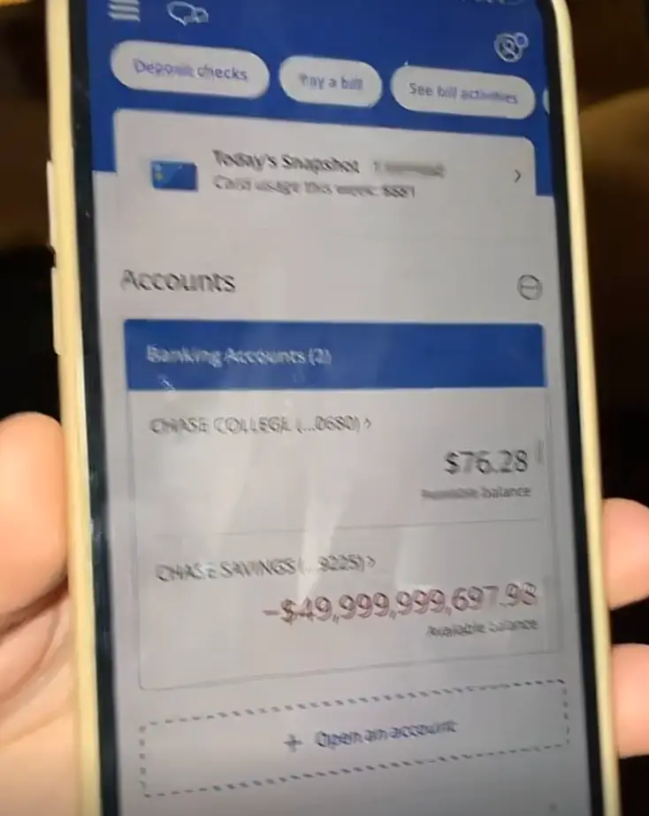 Now that would sober me up. (TikTok/@gabefloress)