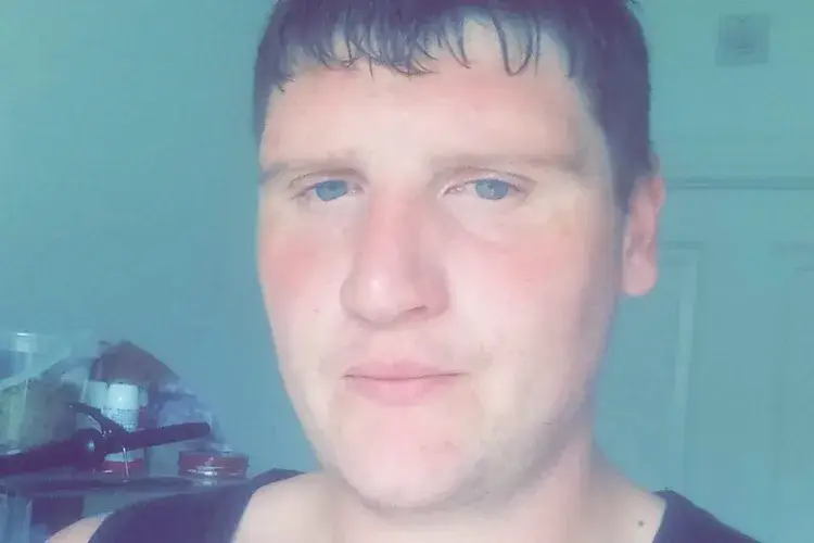 Andrew Kane collapsed two weeks after being bitten by a horsefly (Andrew Kane/Facebook)