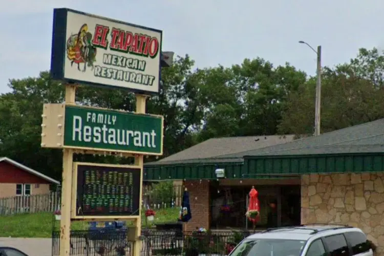 Four Immigration and Customs Enforcement (ICE) agents were seen eating at El Tapatio in Minnesota on 14 January (Google Maps)