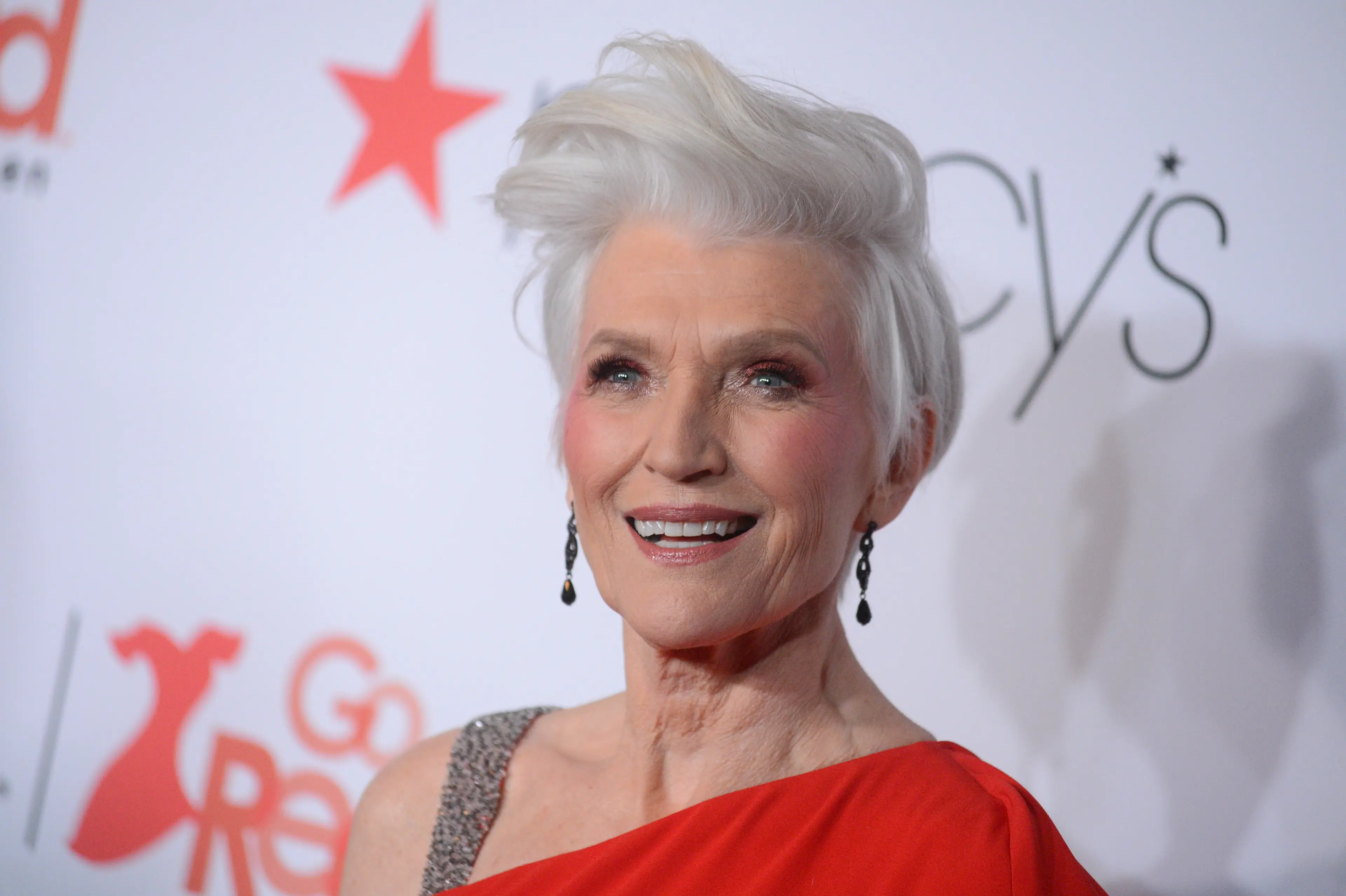 Maye Musk doesn't expect luxury at Elon's place.