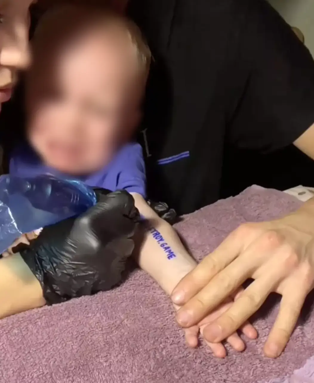 The parents were taking part in a competition run by streamer Mellstroy (East2West)