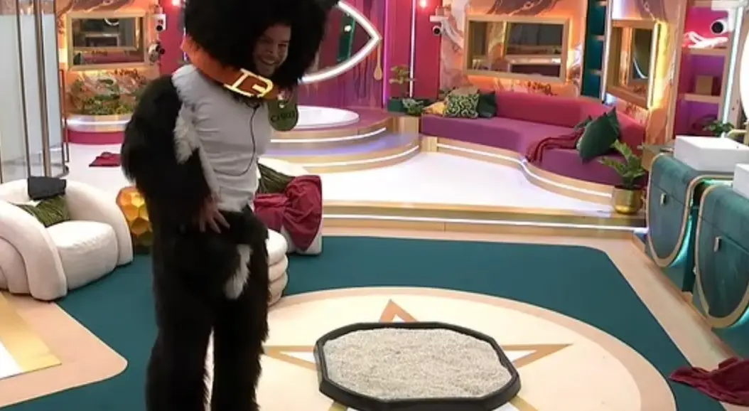 Chris went for the litter box first (ITV)