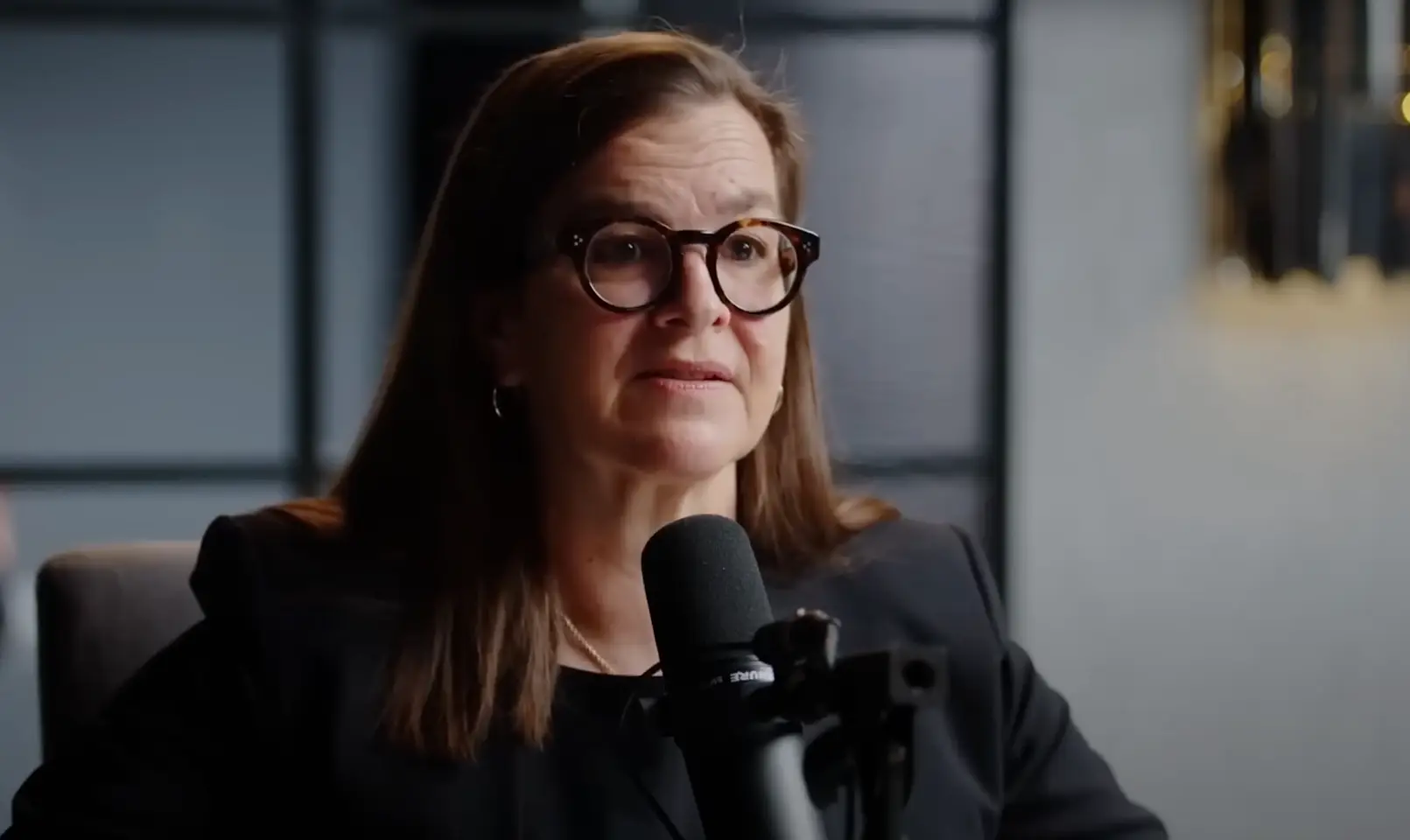 Annie Jacobsen has spent years researching the possible effects of a nuclear war. (YouTube/The Diary Of A CEO)