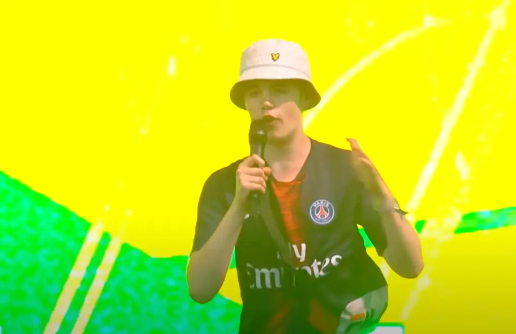 Alex from Glasto partnered with boohoo (BBC)