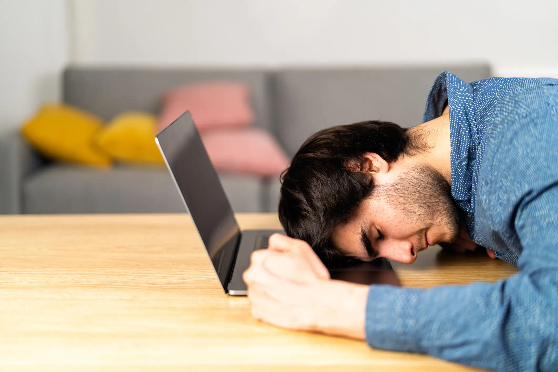 Feeling drowsy at work regularly can be a sign of bad sleep hygiene (Getty Stock Image)