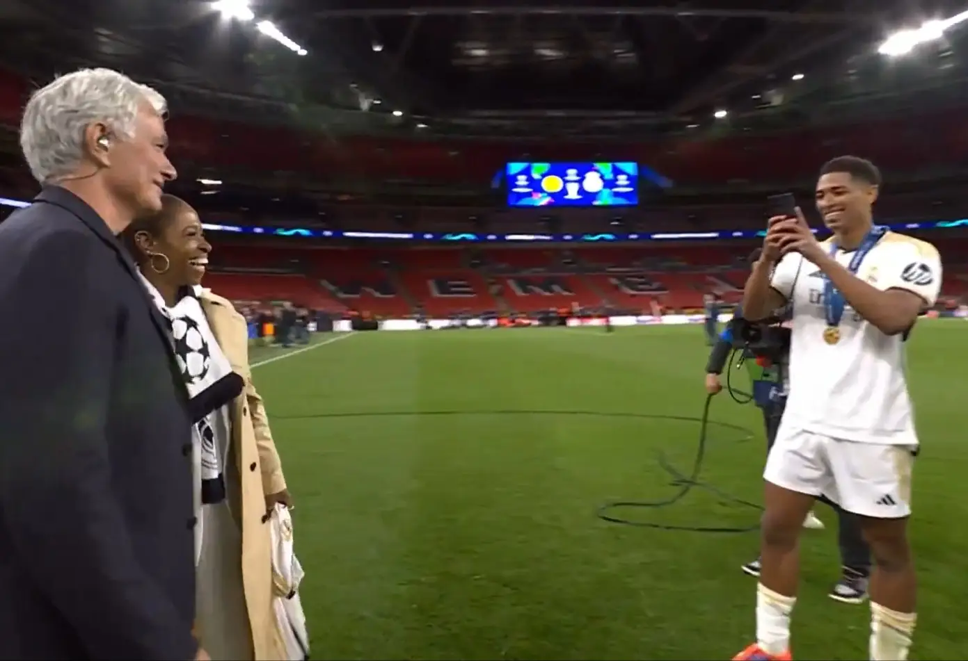 What a sweetheart to remember his mum wanted a photo with Jose Mourinho. (TNT Sports)
