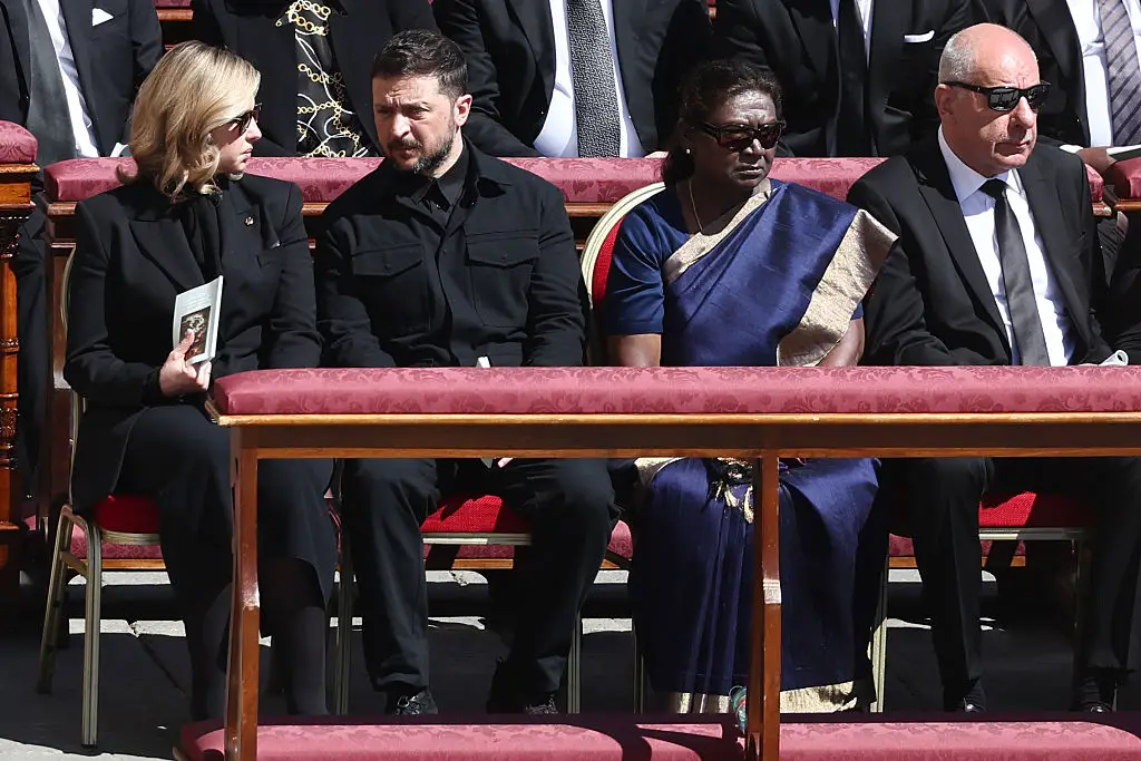 Droupadi Murmu next to Volodymyr Zelenskyy (Jakub Porzycki/NurPhoto via Getty Images)