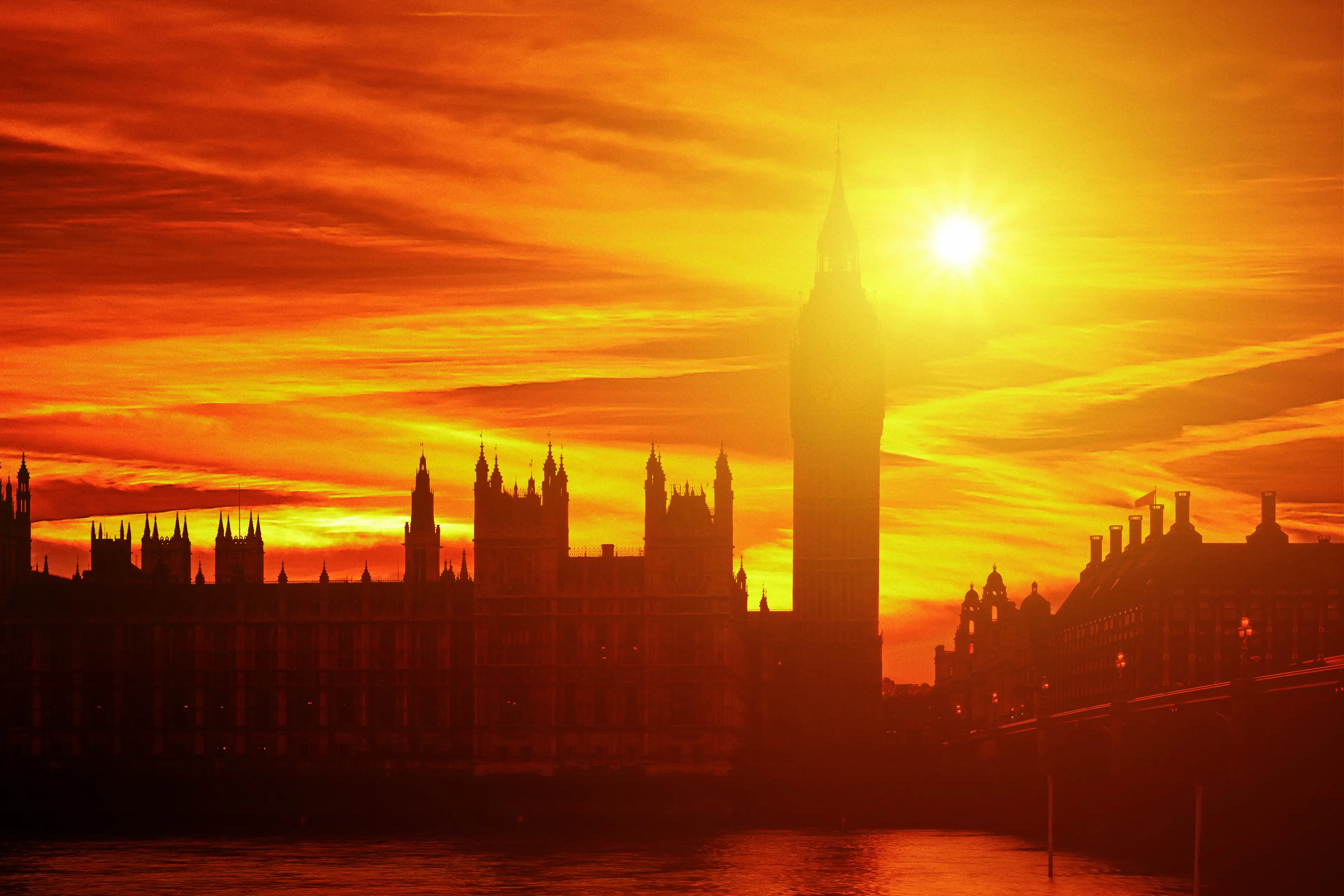 The sun rising over Big Ben. (zpagistock/Getty Images)