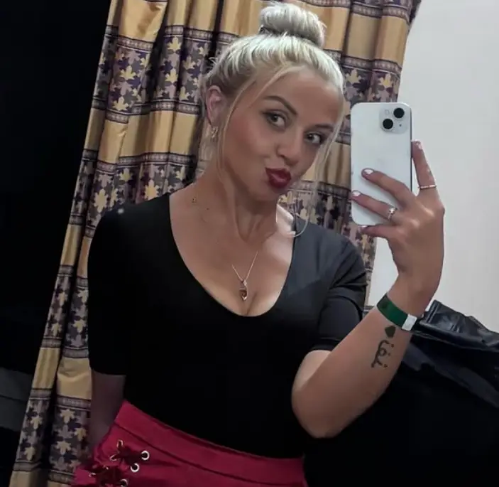 31-year-old Rachel Kerr was last in contact with friends and family on the morning of 25 April as she checked out of her resort (Instagram/raachkk)