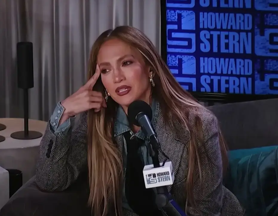 Noa has criticised JLO's recent comments (YouTube/The Howard Stern Show)
