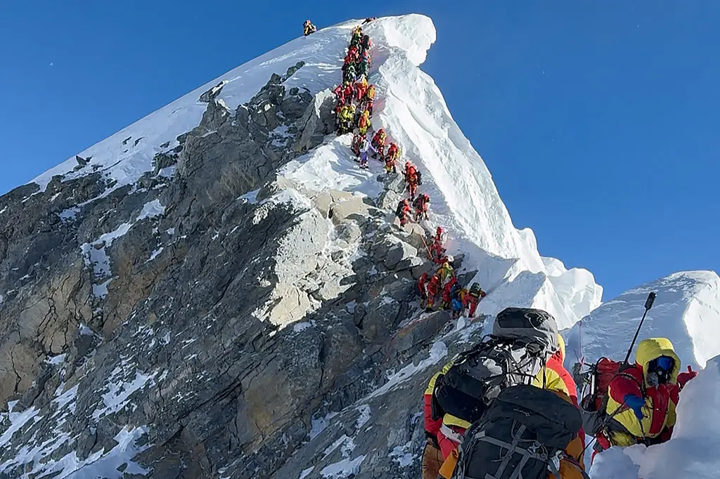 The summit of Mount Everest (Furte Sherpa / AFP via Getty Images)