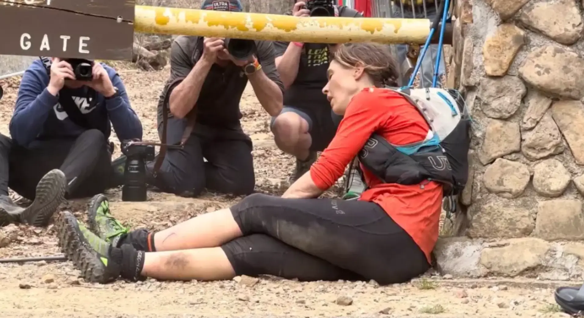 Paris after completing the gruelling race (Instagram/@escoacorrere)