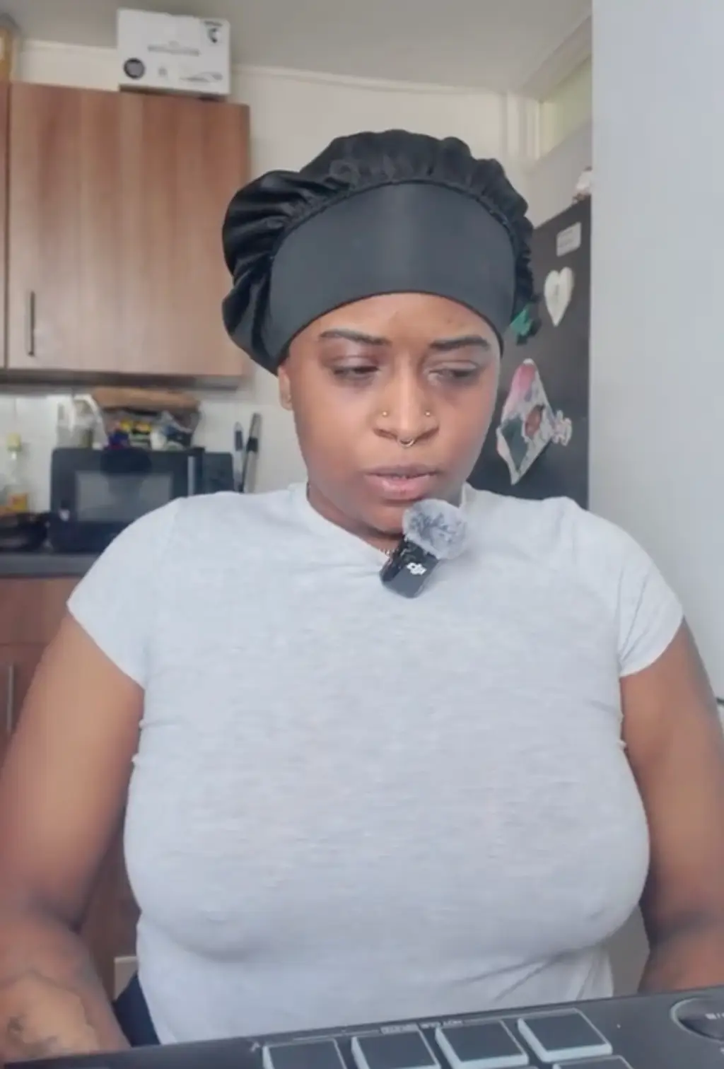 Versatile bravely leaves in her tics during the video to show how difficult it can be to live with Tourette's (TikTok/Versatile)