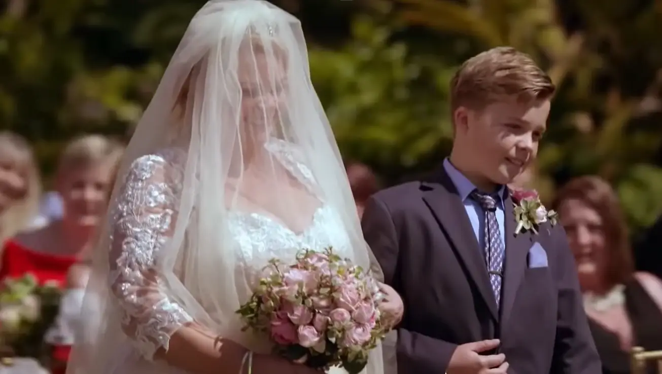Jo looked beautiful in her dress but sadly, her matched groom didn't seem to think so upon their first meeting.