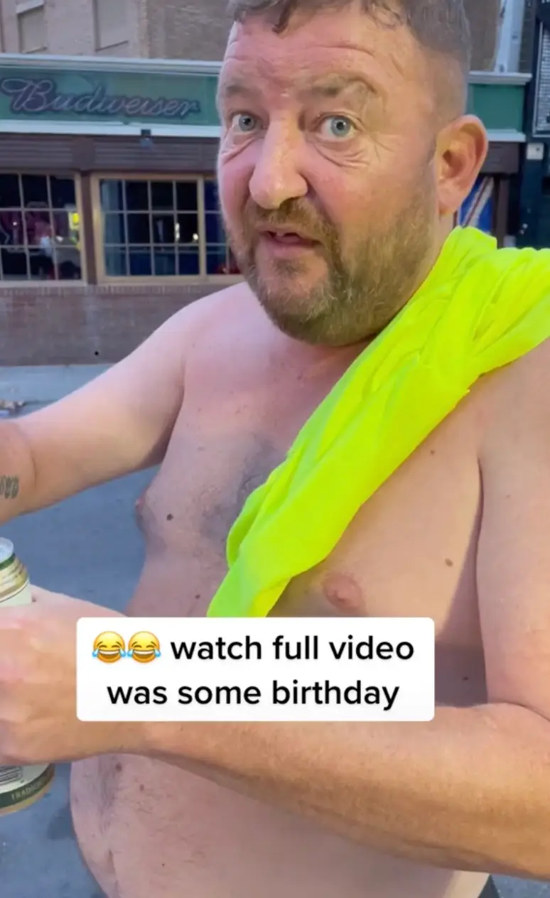 Darren is holidaying it up in the Brit-approved town of Benidorm, Spain.