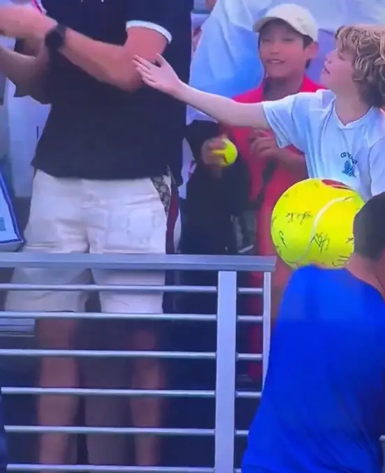 Kamil Majchrzak's hat was snatched from the boy (Euro Sport)