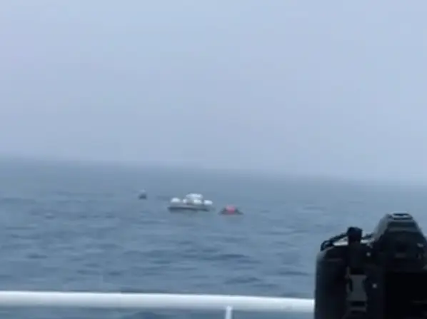 The submersible waiting to begin its descent.