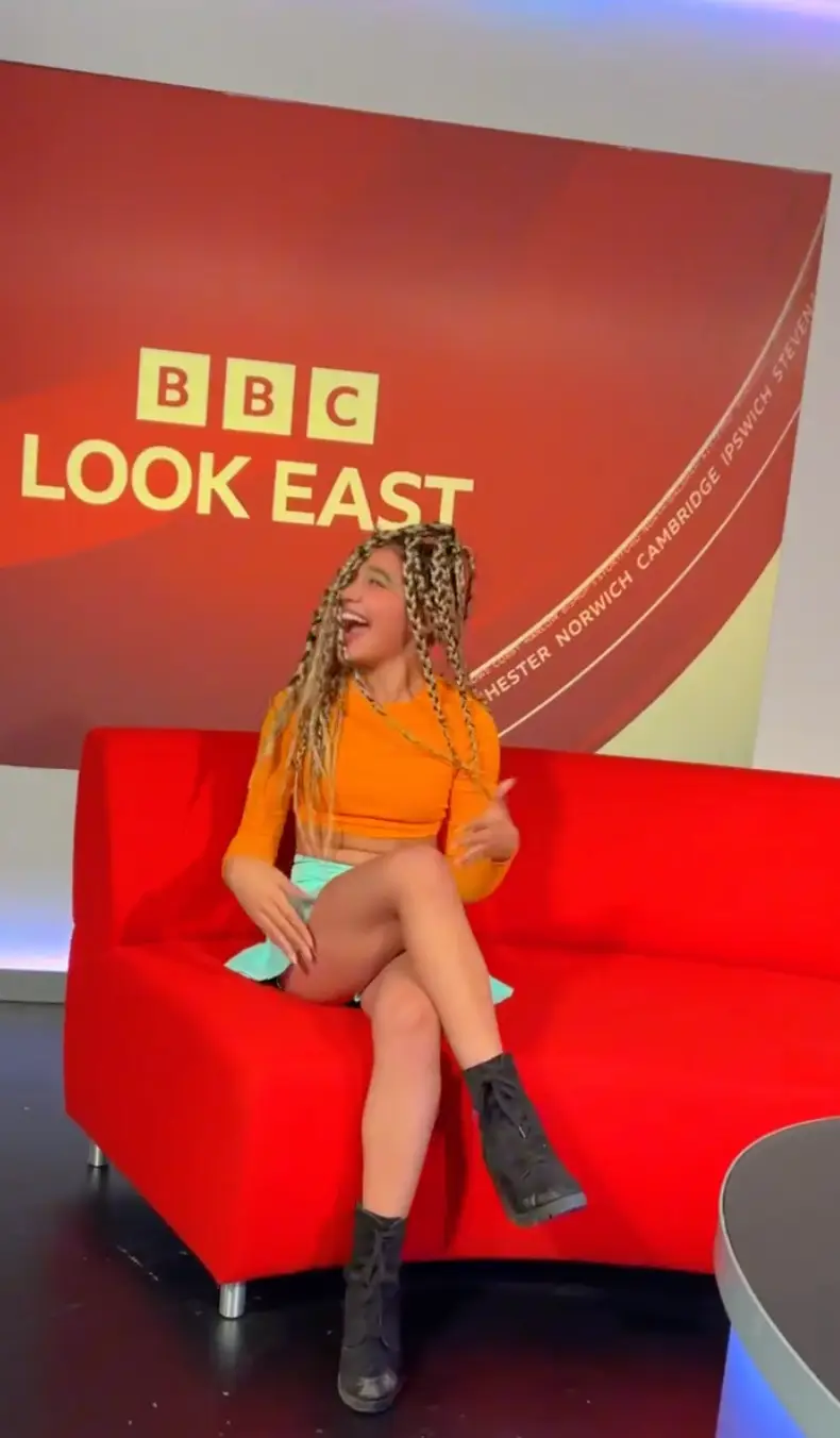 Liberty Barros is known as the 'world's most flexible girl'. (@libertybarros/Instagram)