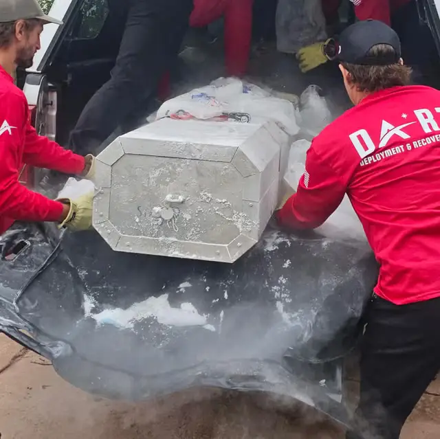 Grandpa Bredo's frozen body has been moved (Alcor)