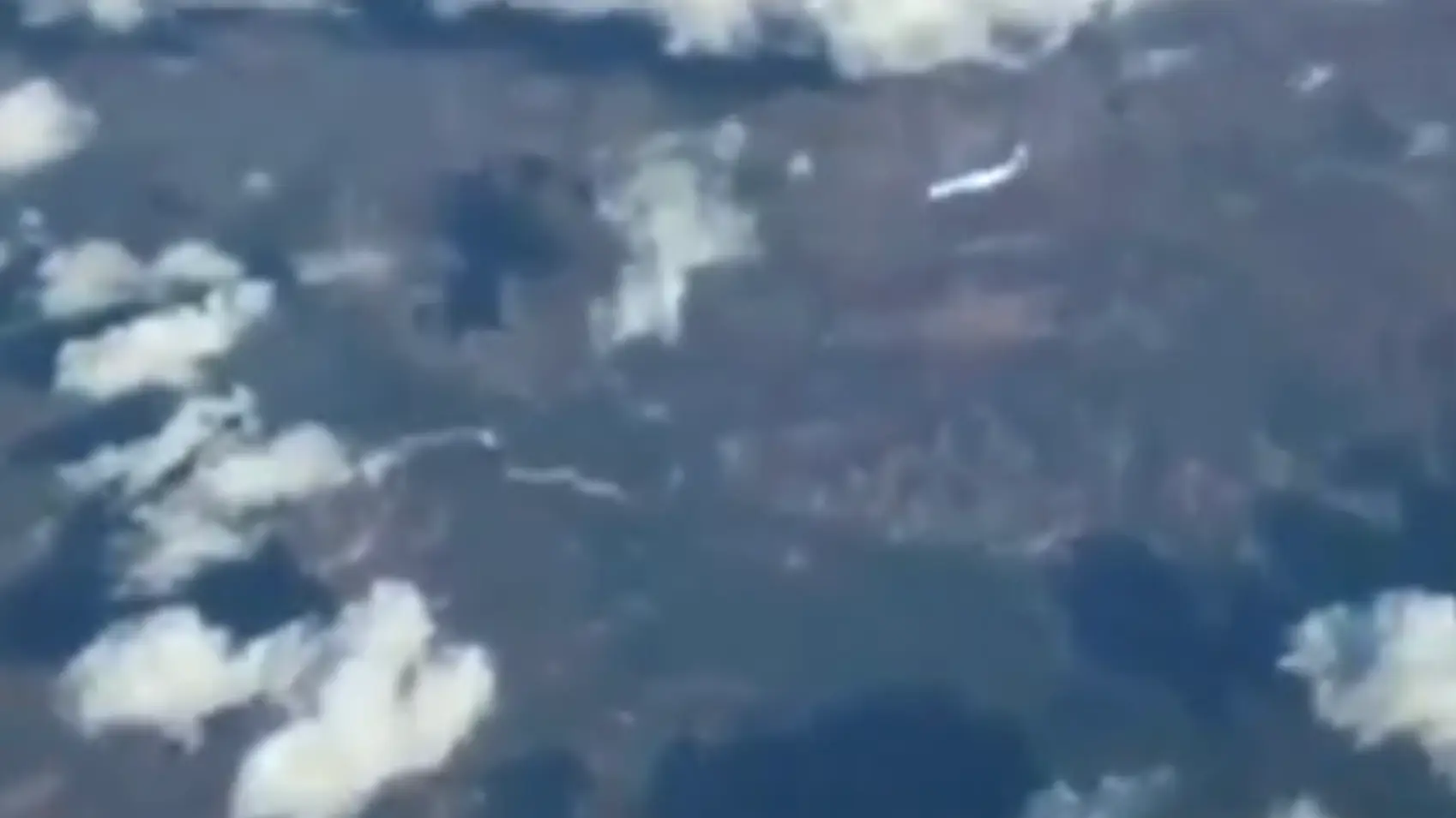 Video capturing the ‘real speed of planes’ shows just how fast they actually go
