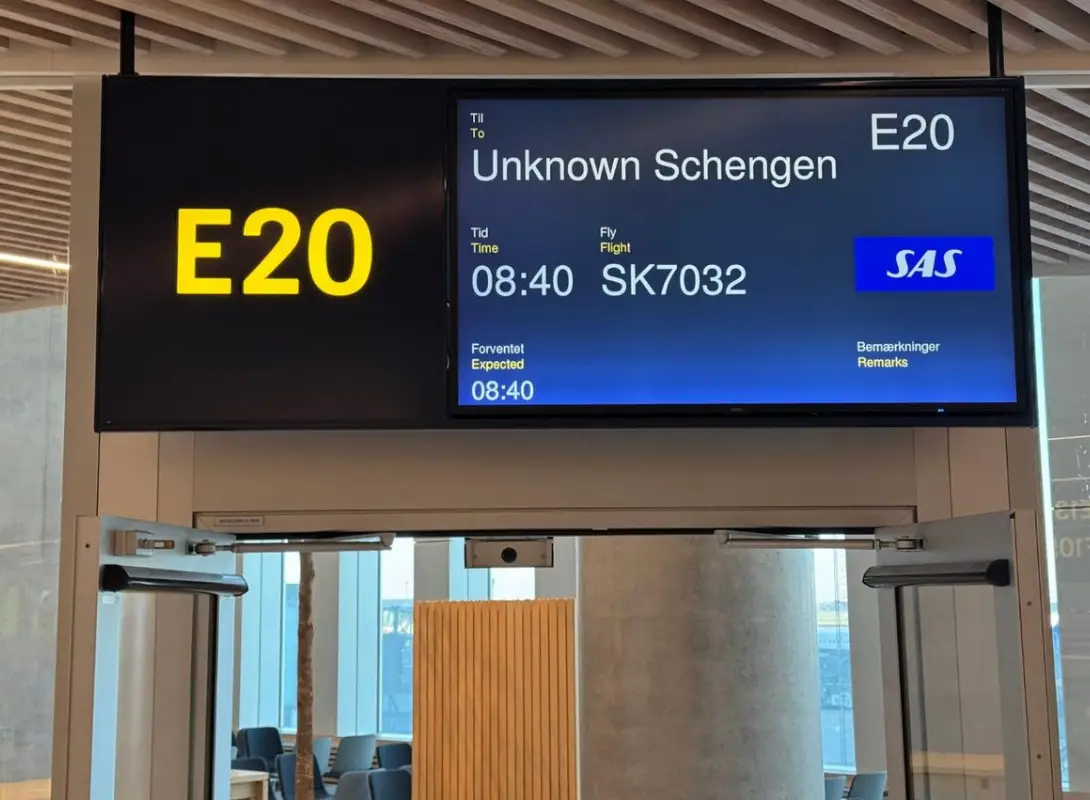 Would you board this flight (X/@@therealmissjo)