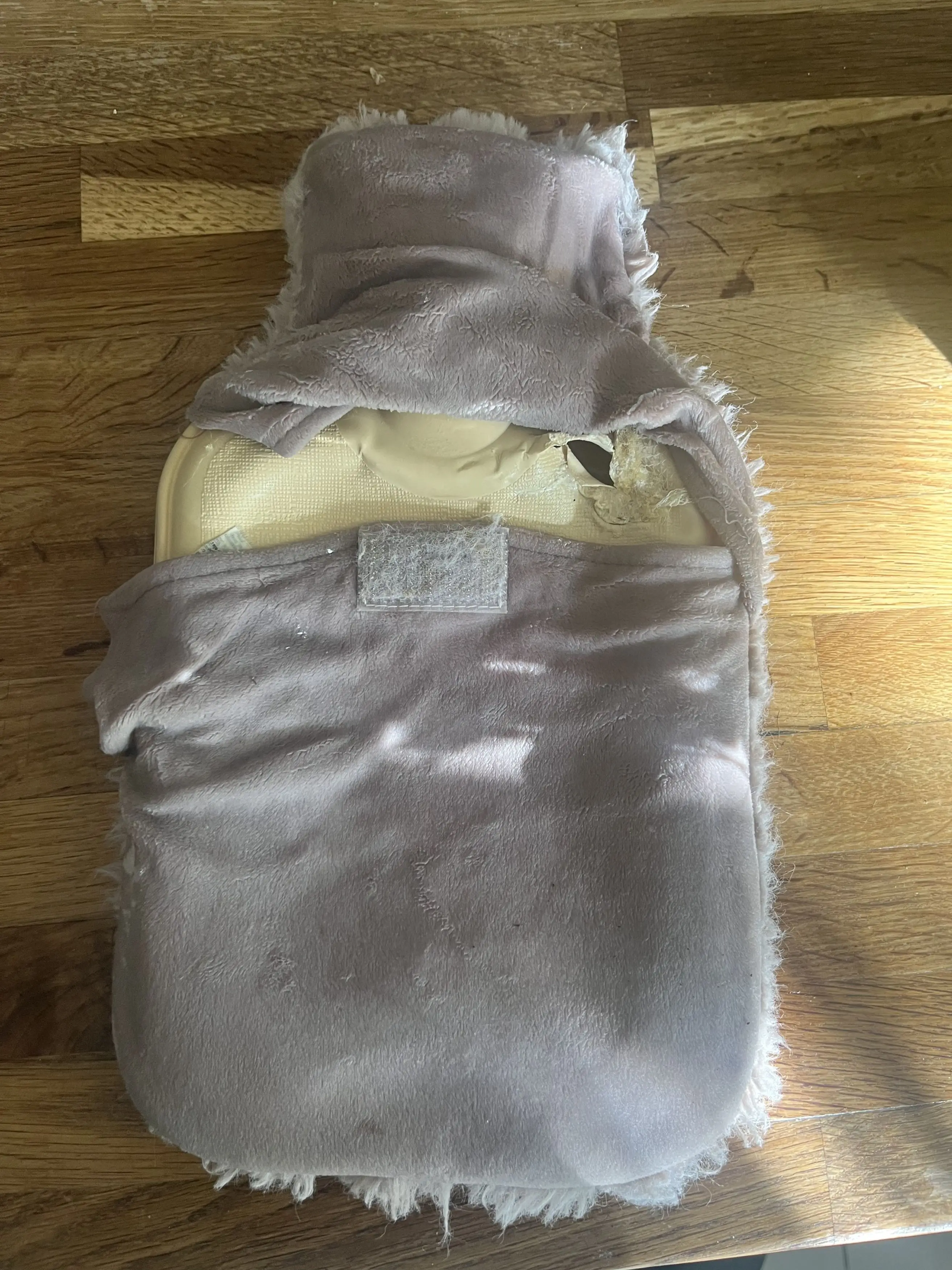 The London-based artist admitted she should have got rid of her four-year-old hot water bottle (Kennedy News and Media)