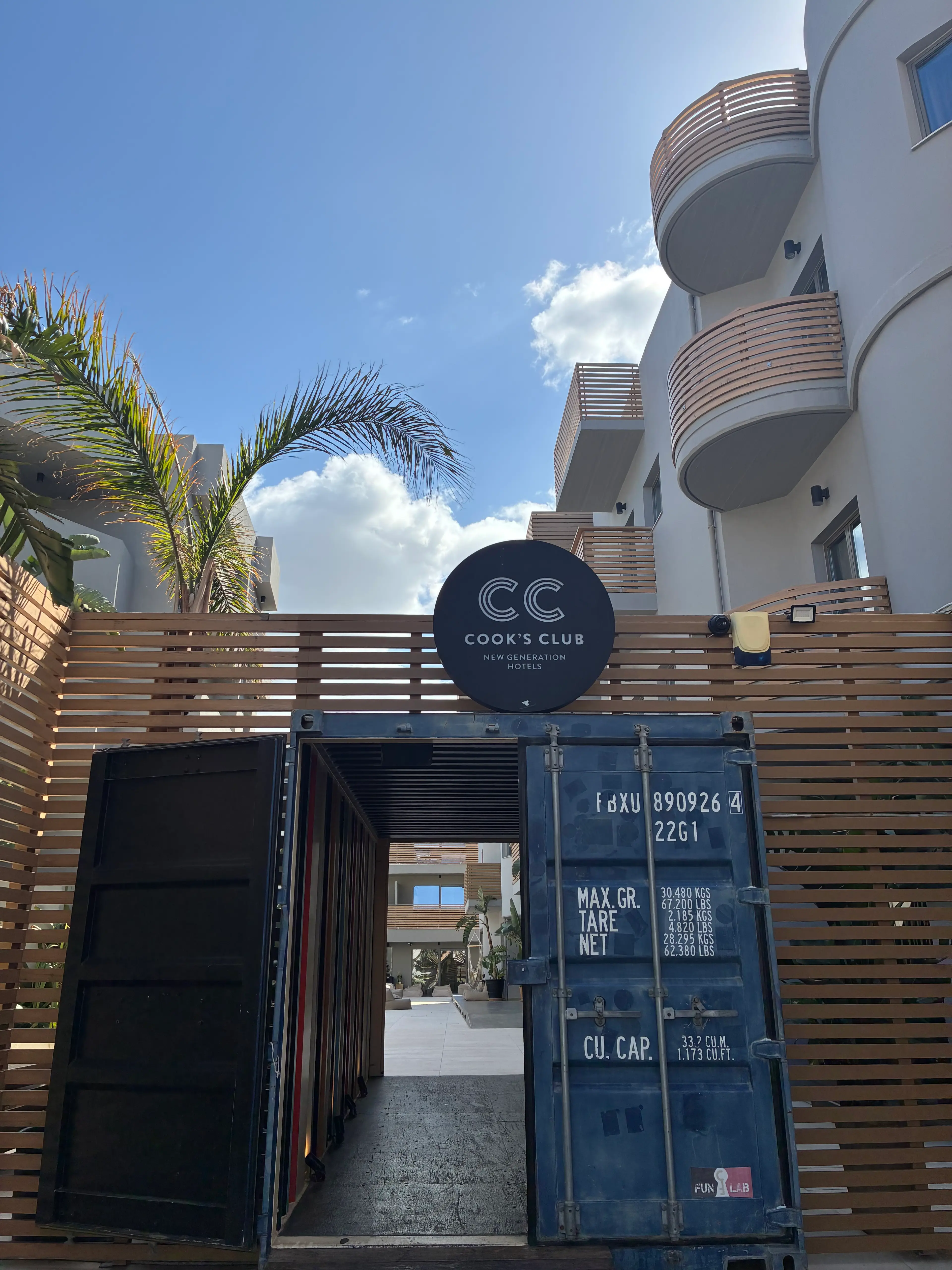 Cook's Club in Hersonissos, Crete (LADbible)