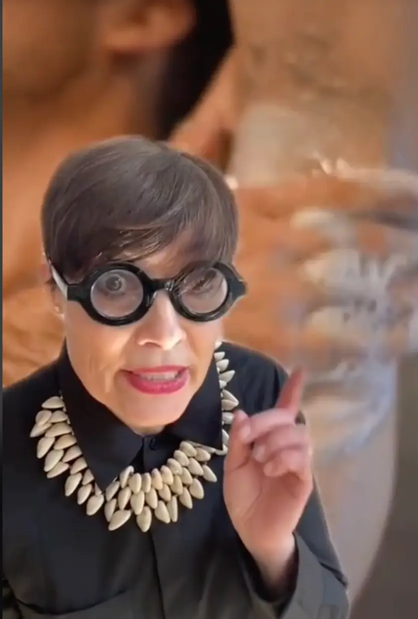 You need to be lathering for 30 seconds, folks.